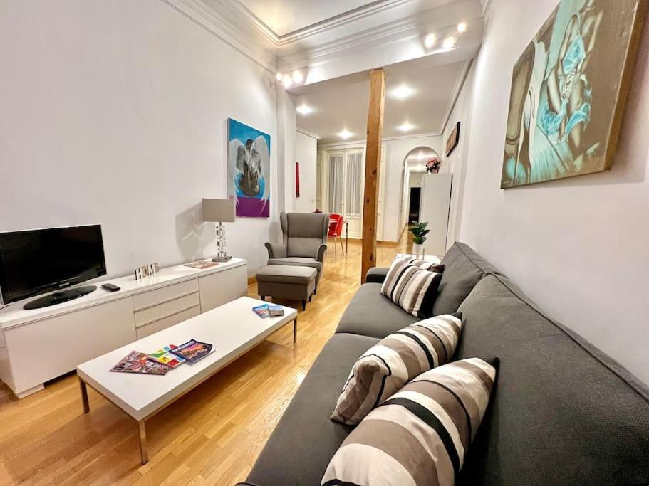 Alojamiento Entero Centro: Piso . Chueca Apartment Madrid Bagian luar foto