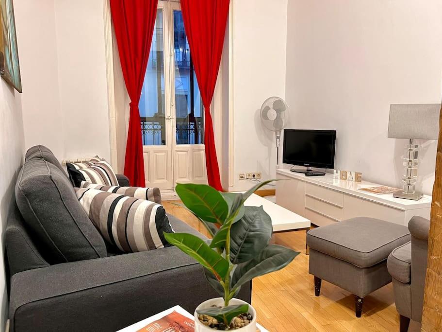 Alojamiento Entero Centro: Piso . Chueca Apartment Madrid Bagian luar foto