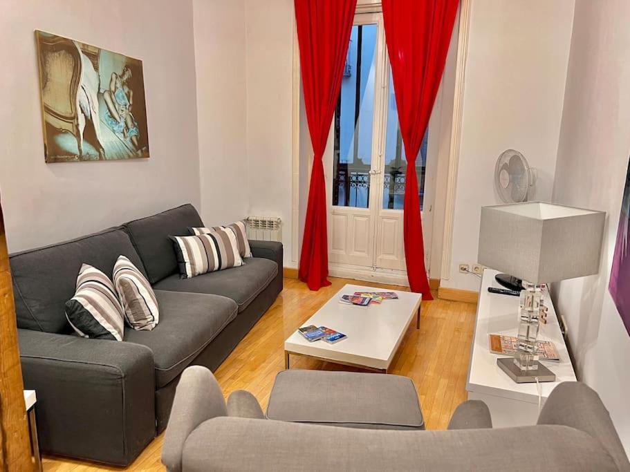 Alojamiento Entero Centro: Piso . Chueca Apartment Madrid Bagian luar foto