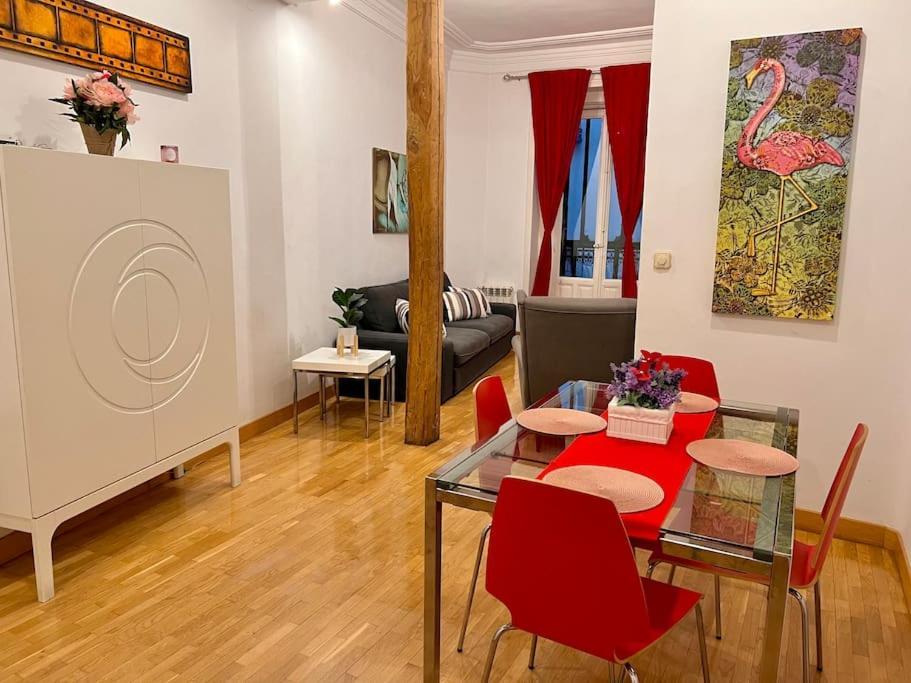 Alojamiento Entero Centro: Piso . Chueca Apartment Madrid Bagian luar foto